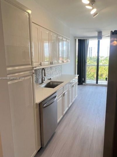 3600 Yacht Club Dr, Unit 504, Aventura, FL 33180 Photo