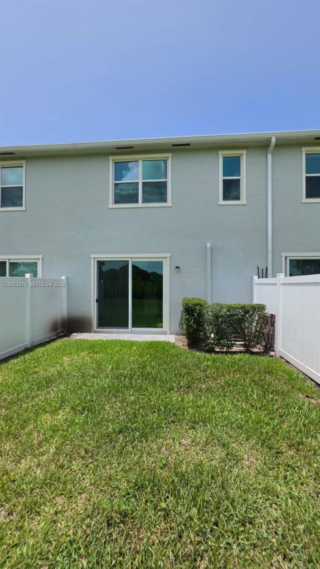 694 SE Lake Falls St , Port Saint Lucie, FL 34984 Photo