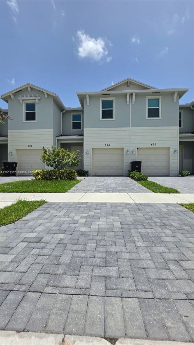 694 SE Lake Falls St , Port Saint Lucie, FL 34984 Photo