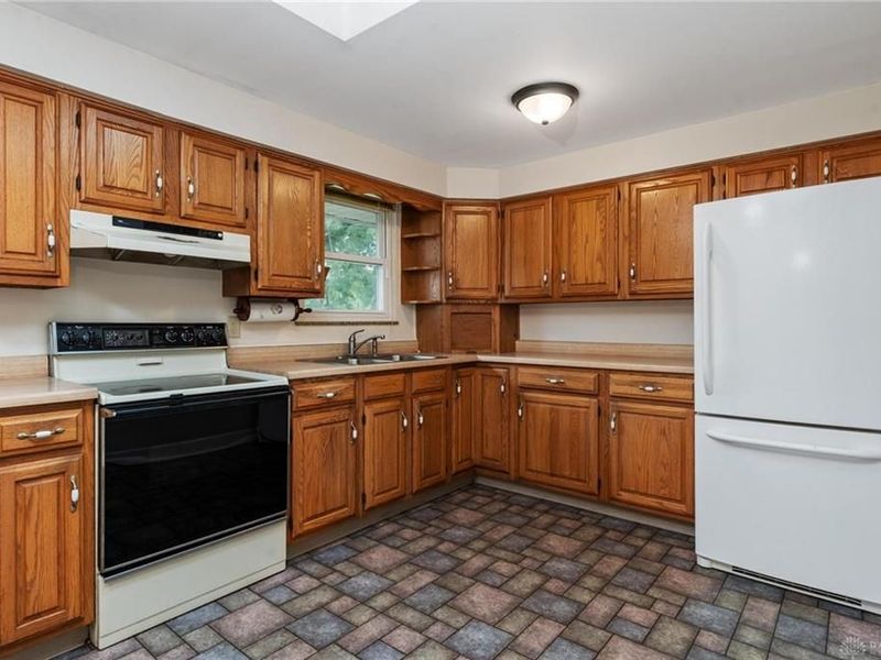 1800 Yalta Road, Beavercreek, OH 45432 Photo 12