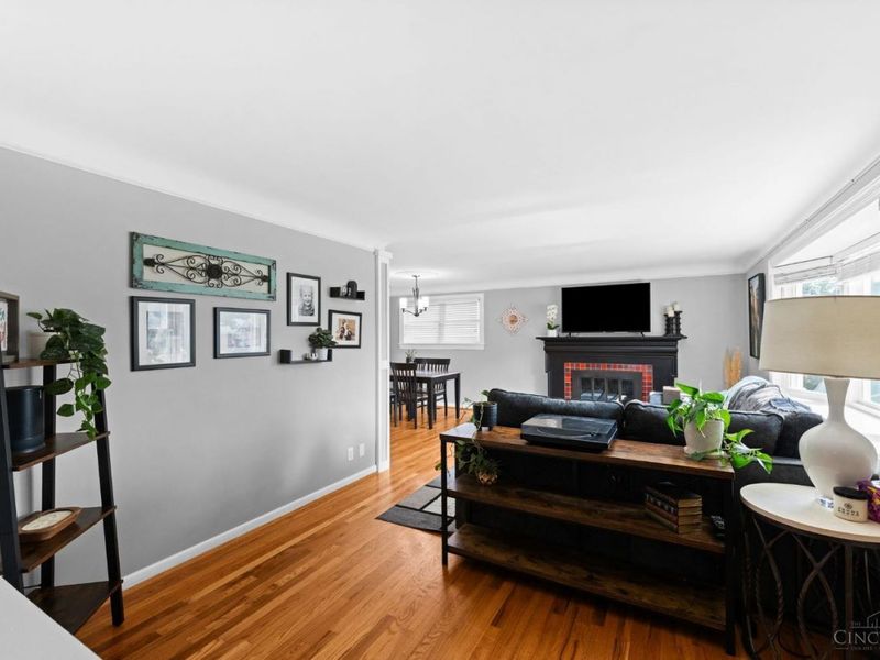 7833 Colton Lane, Deer Park, OH 45236 Photo 5