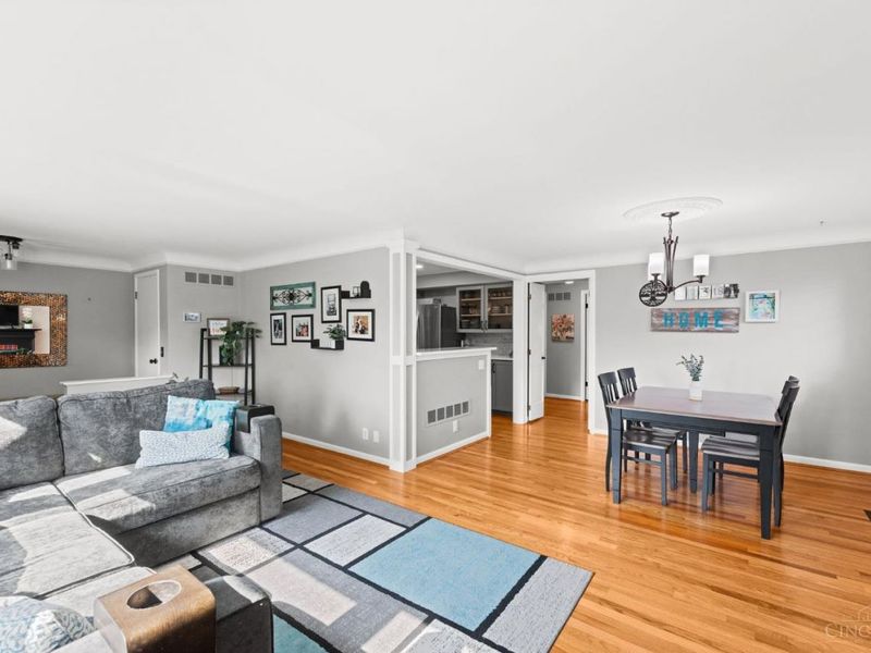 7833 Colton Lane, Deer Park, OH 45236 Photo 7