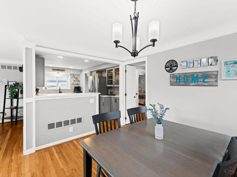 7833 Colton Lane, Deer Park, OH 45236 Photo 8