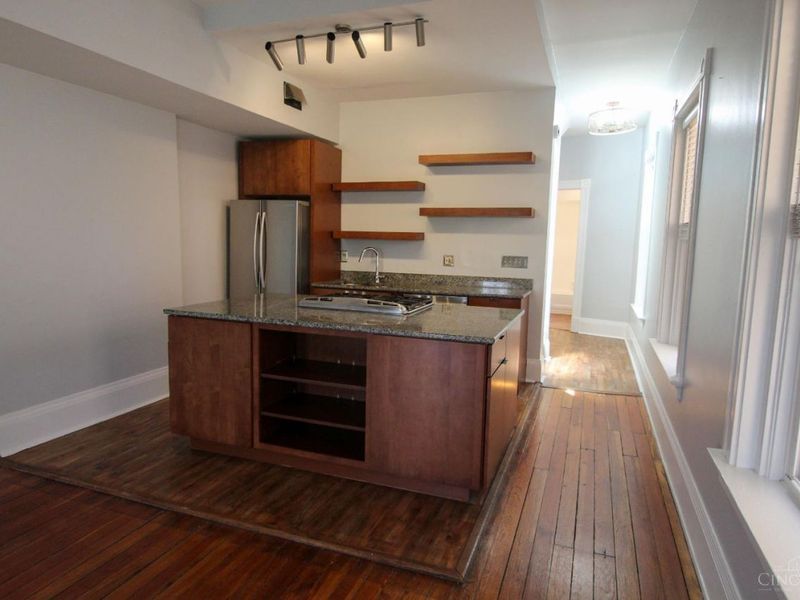 421 Hopkins Street, Cincinnati, OH 45203 Photo 5