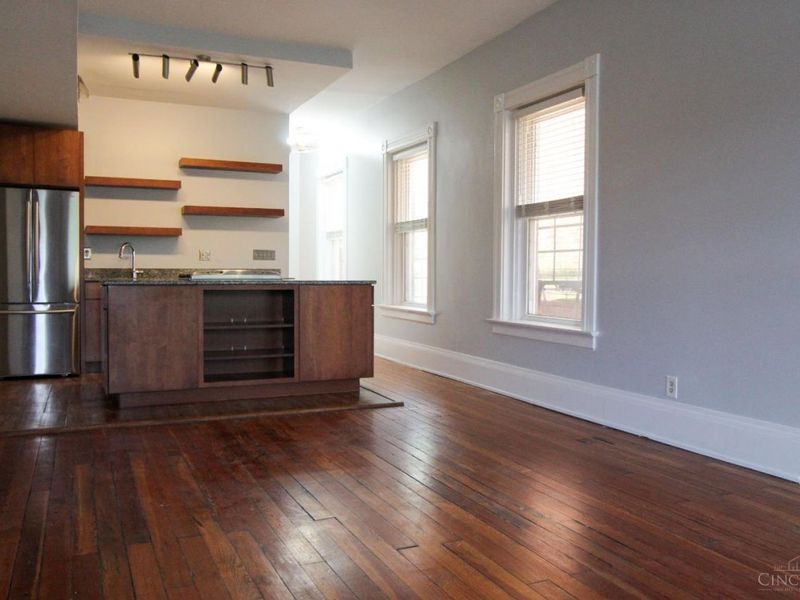 421 Hopkins Street, Cincinnati, OH 45203 Photo 6