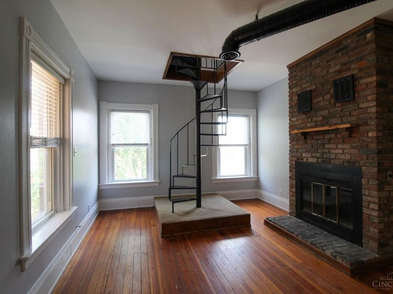 421 Hopkins Street, Cincinnati, OH 45203 Photo 8