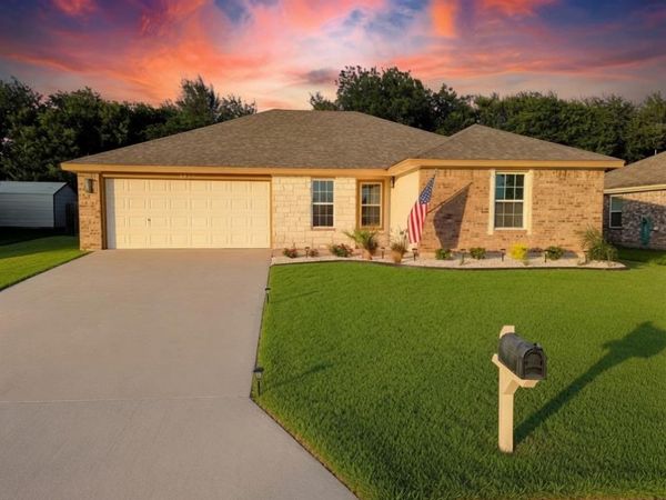 3011 Cricket Drive , Bellmead, TX 76705