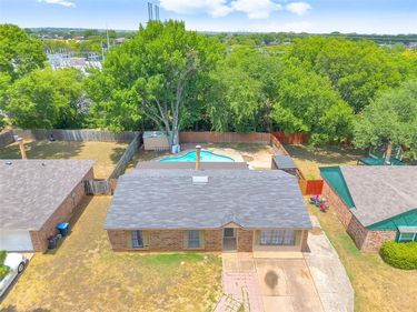 1832 Steinburg Lane, Fort Worth, TX 76134