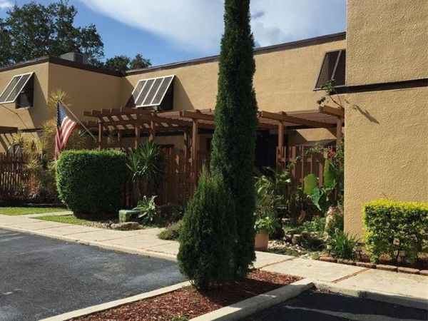10740 S Golfview Drive, Pembroke Pines, FL 33026