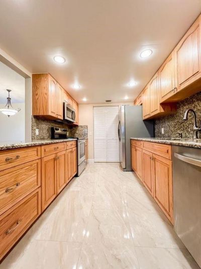 10740 S Golfview Drive, Pembroke Pines, FL 33026 Photo
