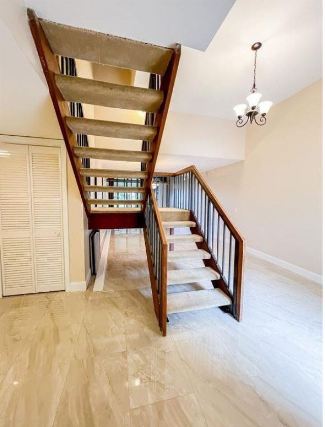 10740 S Golfview Drive, Pembroke Pines, FL 33026 Photo