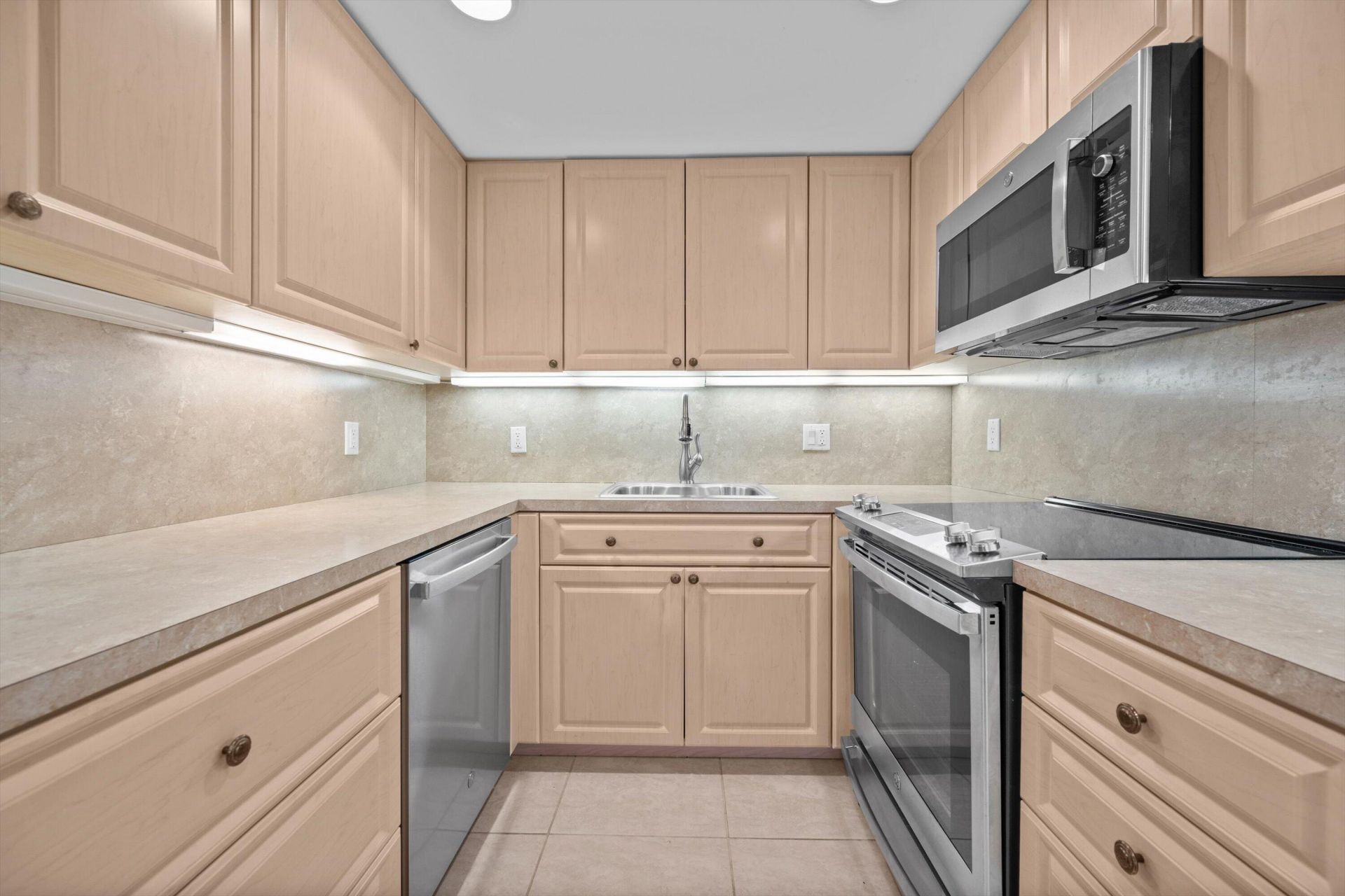 2773 S Ocean Boulevard, Unit 416, Palm Beach, FL 33480 Photo