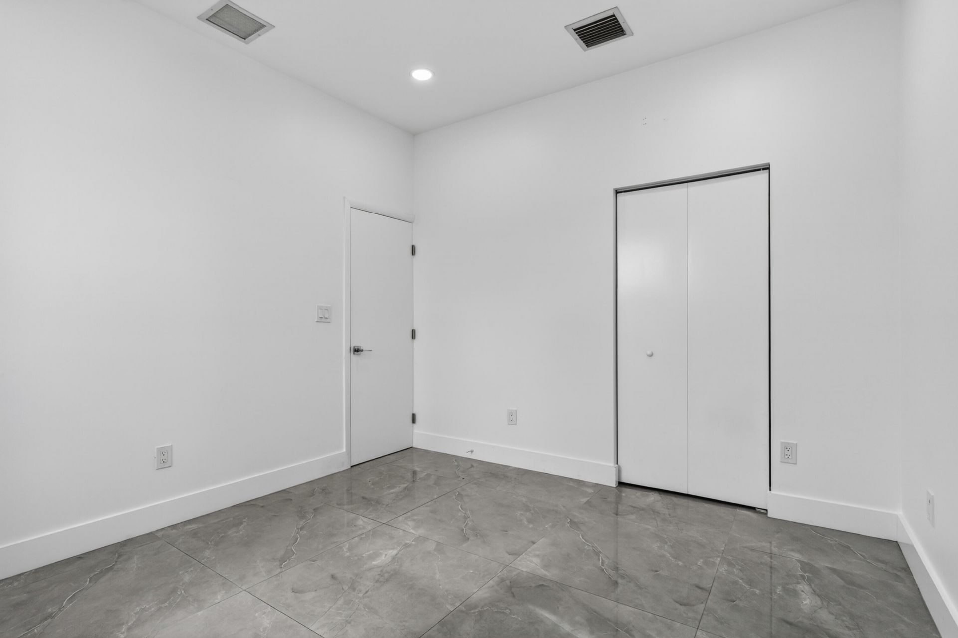 655 NW 24th Avenue, Fort Lauderdale, FL 33311 Photo