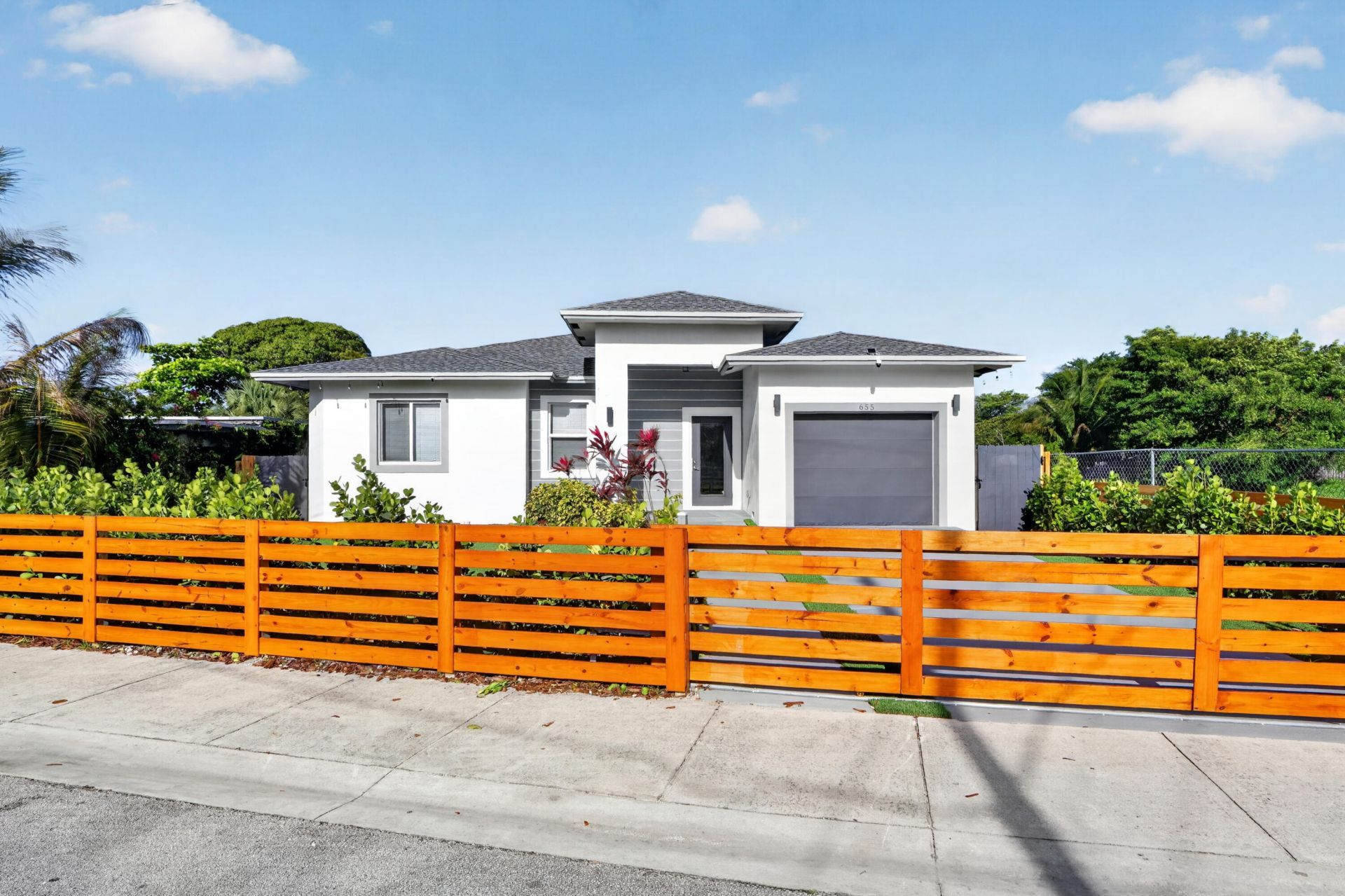 655 NW 24th Avenue, Fort Lauderdale, FL 33311 Photo