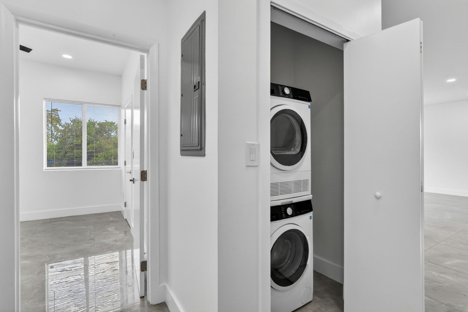 655 NW 24th Avenue, Fort Lauderdale, FL 33311 Photo