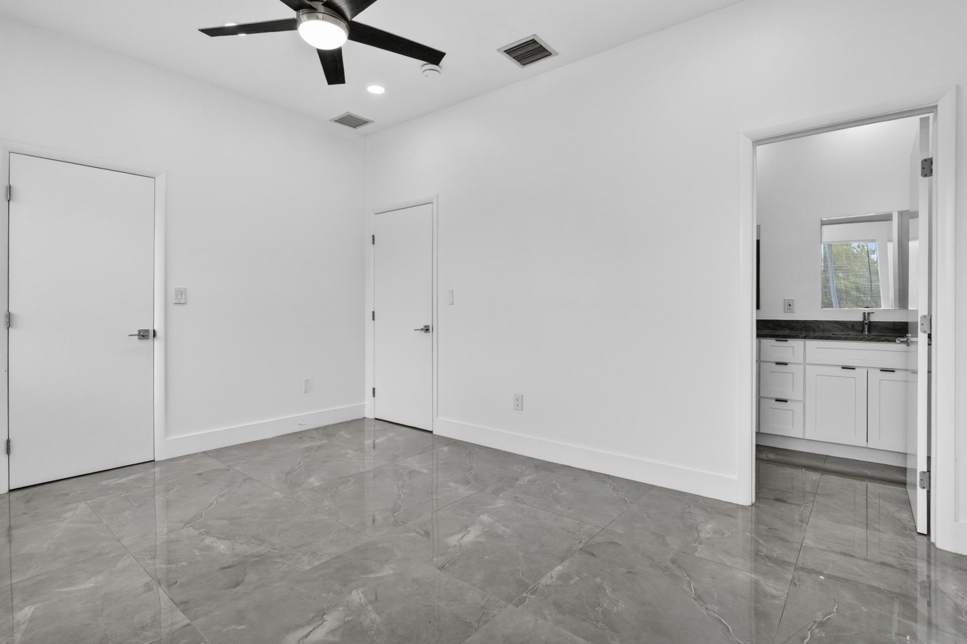 655 NW 24th Avenue, Fort Lauderdale, FL 33311 Photo