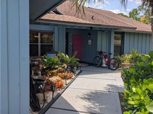 7874 SE Lexington Avenue , Hobe Sound, FL 33455