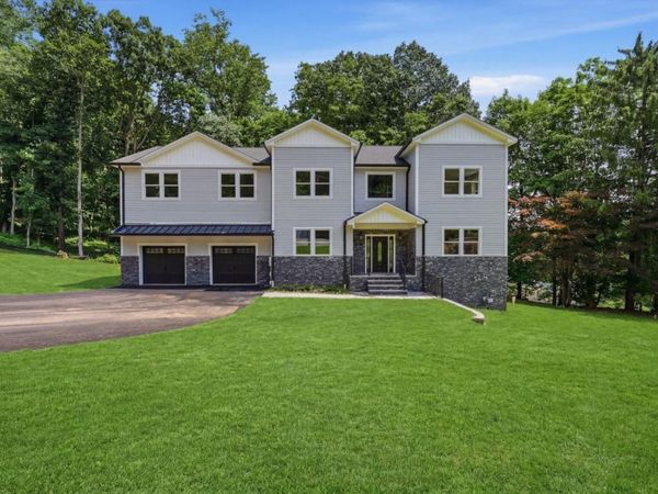 12 Jones Dr, Morris, NJ 07960