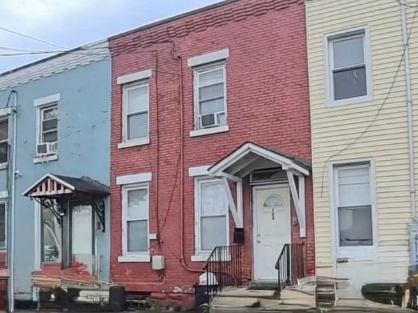 204 Astor St, Newark, NJ 07114