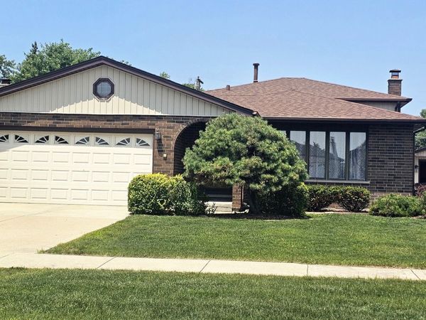 7112 W 85th Place , Burbank, IL 60459