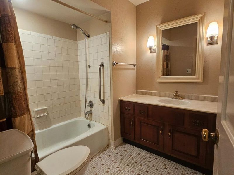 495 Sunaire Terrace, Delhi Twp, OH 45238 Photo 10