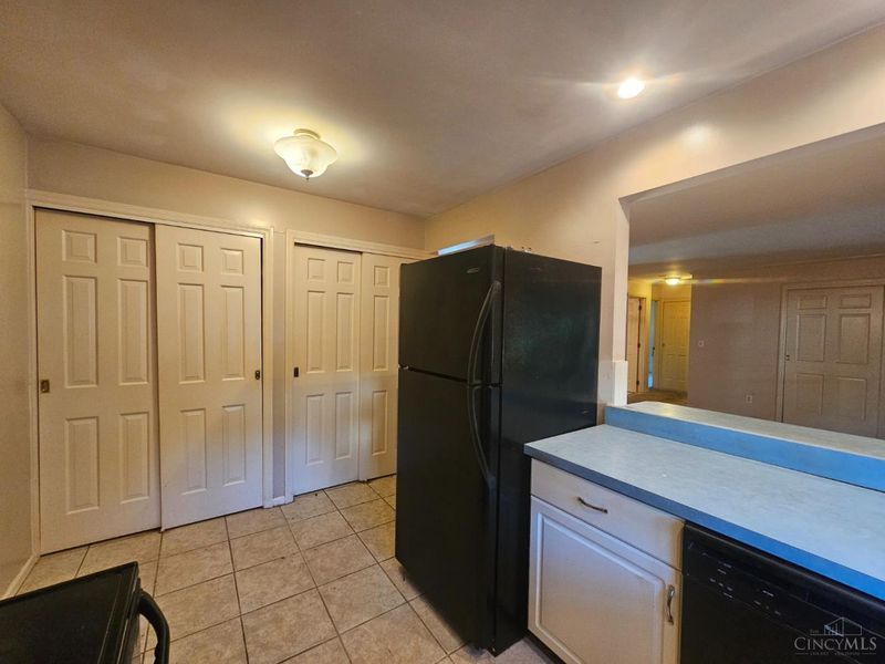 495 Sunaire Terrace, Delhi Twp, OH 45238 Photo 4