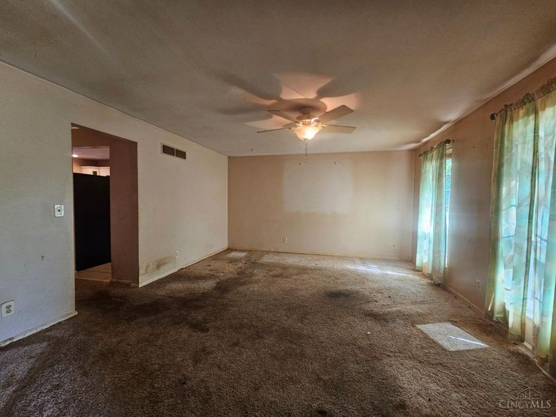 495 Sunaire Terrace, Delhi Twp, OH 45238 Photo 5