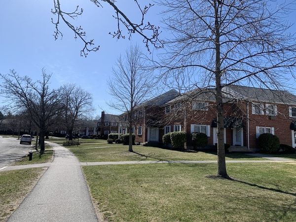 145 Emerson Gardens Rd, Unit 145, Lexington, MA 02420