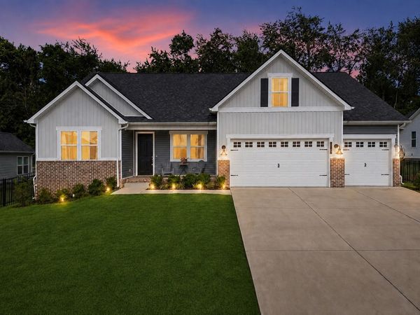3020 Fernwood Ln, Columbia, TN 38401