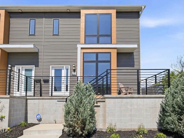 221 N VAN BUREN STREET, Green Bay, WI 54301