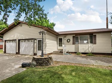 570 3rd Street NW, Richmond, MN 56368