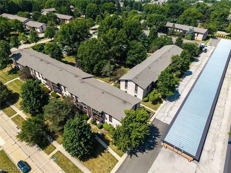 16400 Heather Lane, Unit F101, Middleburg Heights, OH 44130 Photo 14