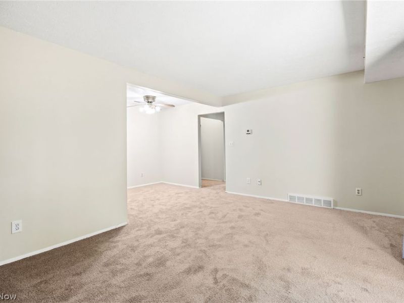 16400 Heather Lane, Unit F101, Middleburg Heights, OH 44130 Photo 6