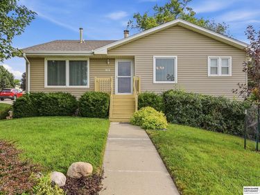 914 Harrington Avenue, Bellevue, NE 68005