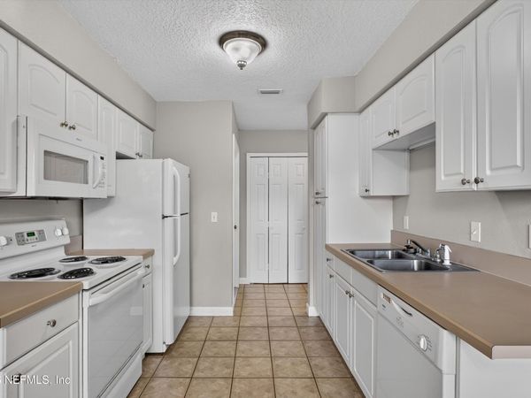 1800 PARK Avenue, Unit 358, Orange Park, FL 32073