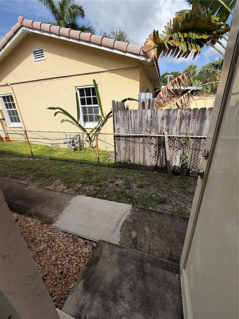 905 SE 13th St , Unit 2, Fort Lauderdale, FL 33316 Photo