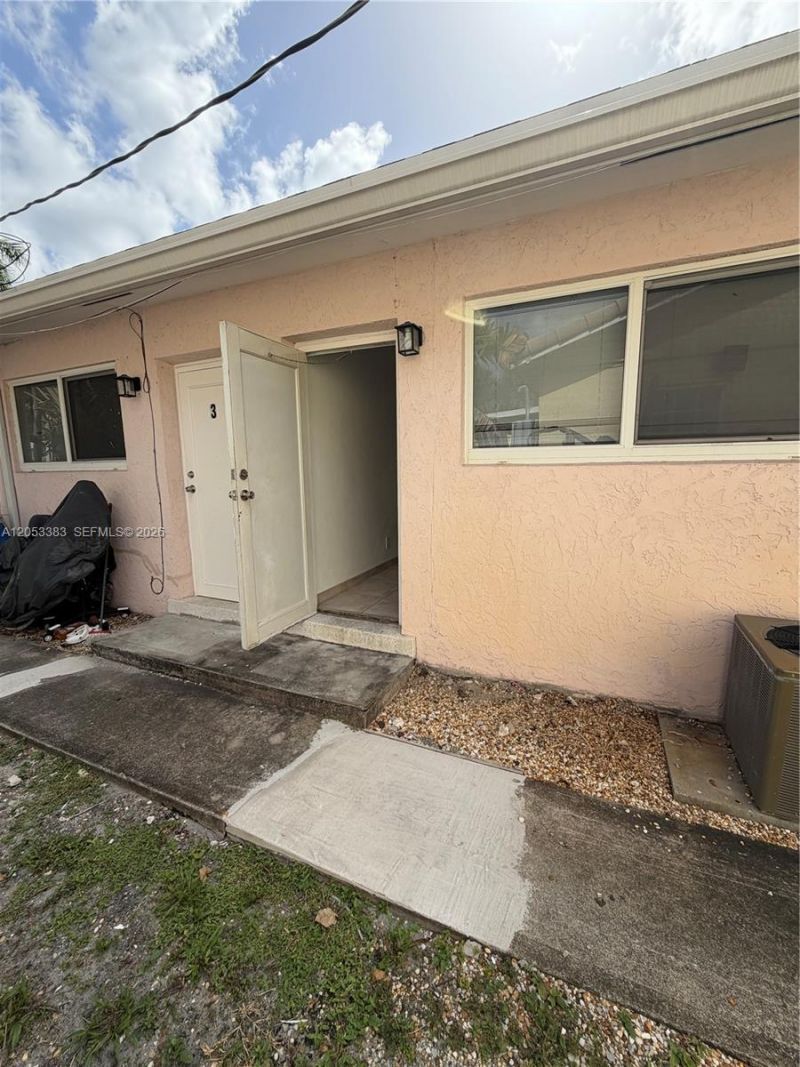 905 SE 13th St , Unit 2, Fort Lauderdale, FL 33316 Photo