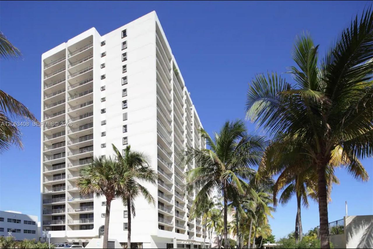 2625 Collins Ave , Unit 320, Miami Beach, FL 33140 Photo