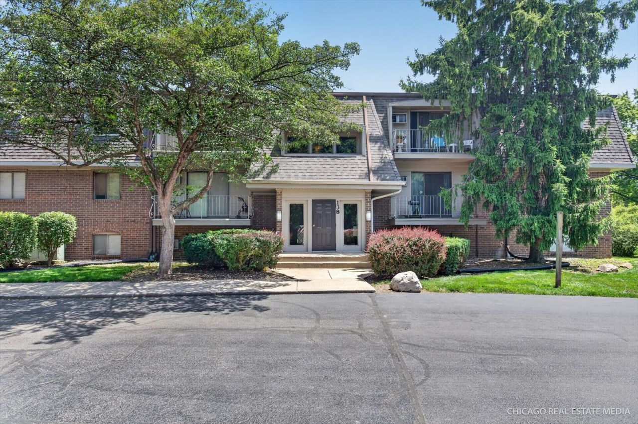 138 E Bailey Road, Naperville, IL 60565