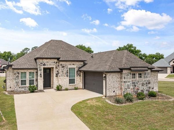 1089 Mickelson Drive, Granbury, TX 76048
