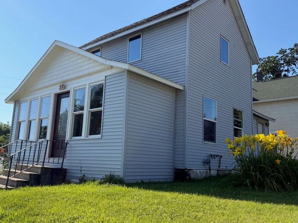 212 W Nevada Street, Marshalltown, IA 50158
