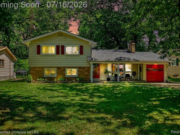 3304 Riverside Drive, Port Huron, MI 48060