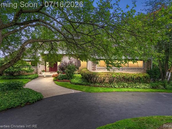 4948 Champlain Circle, West Bloomfield Twp, MI 48323