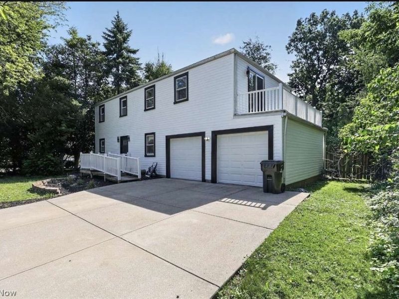 4 Owaissa Drive, Eastlake, OH 44095 Photo 2