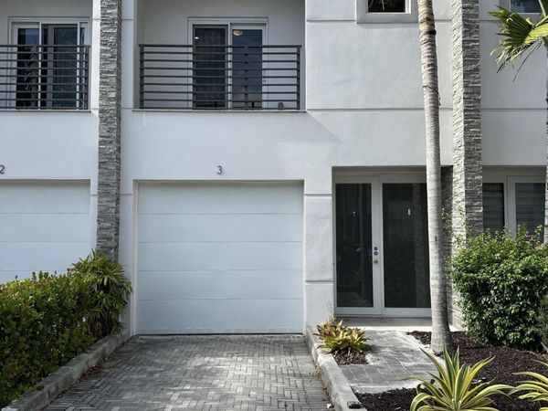 815 NE 17TH Avenue, Unit 3, Fort Lauderdale, FL 33304