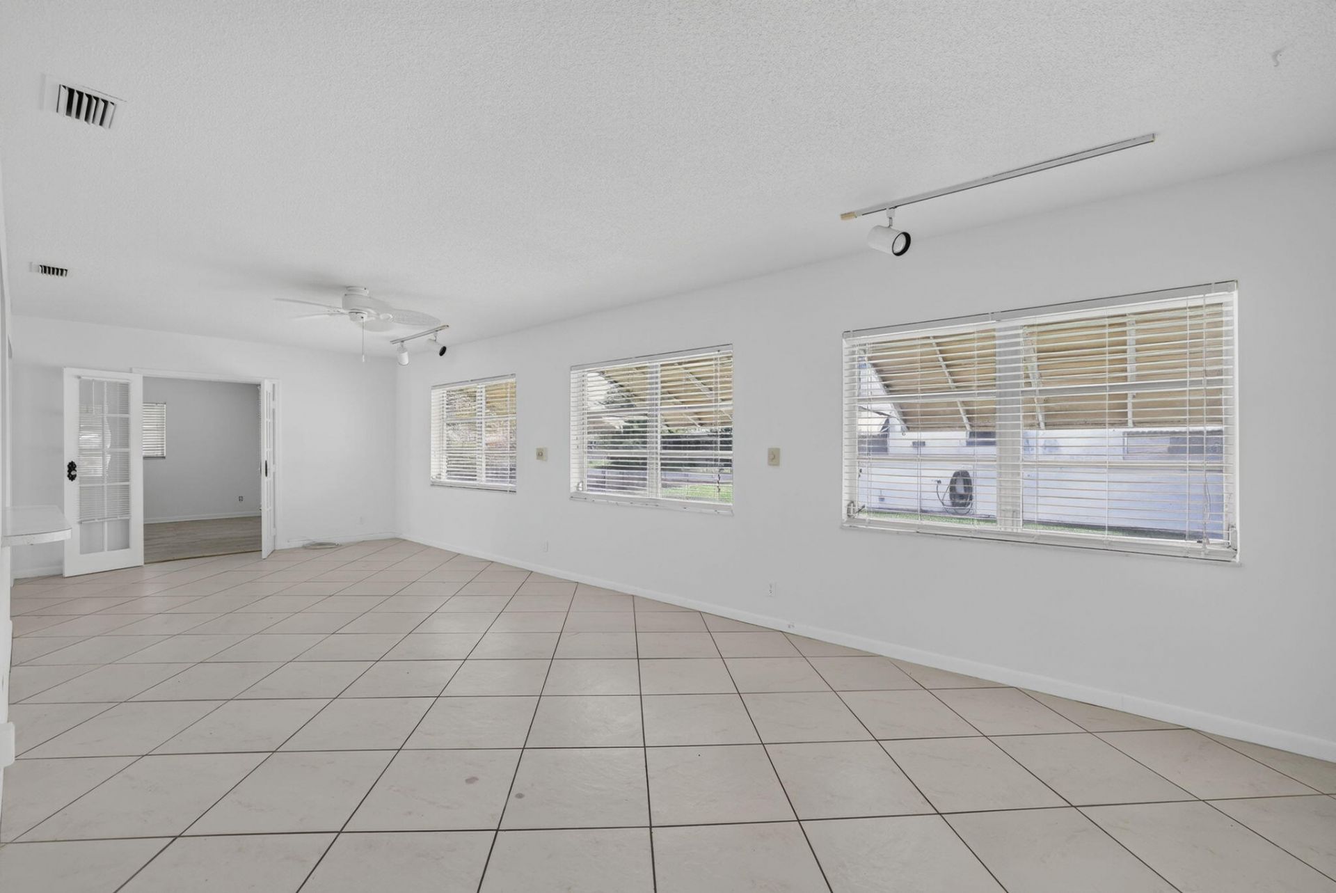 6015 NW 67th Avenue, Tamarac, FL 33321 Photo