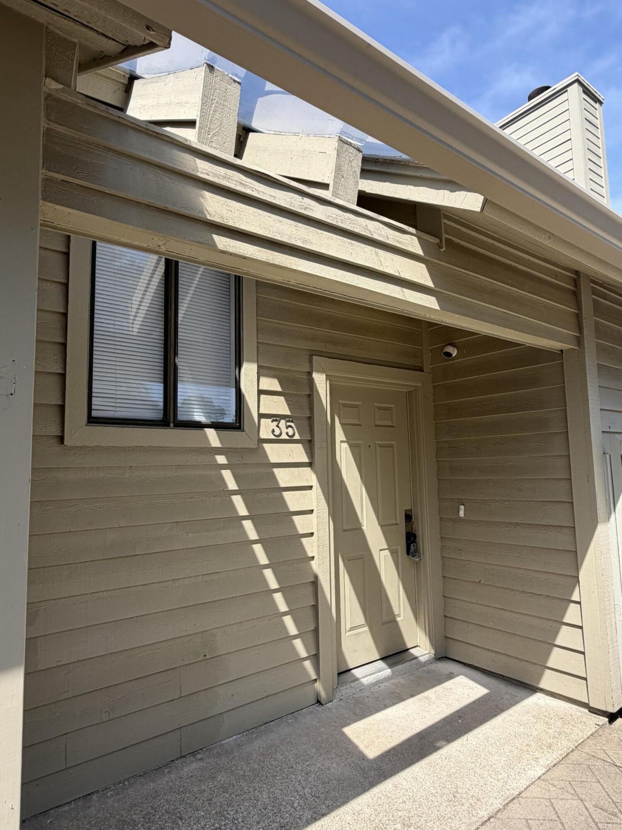 35 Maplecrest Drive Photo 2