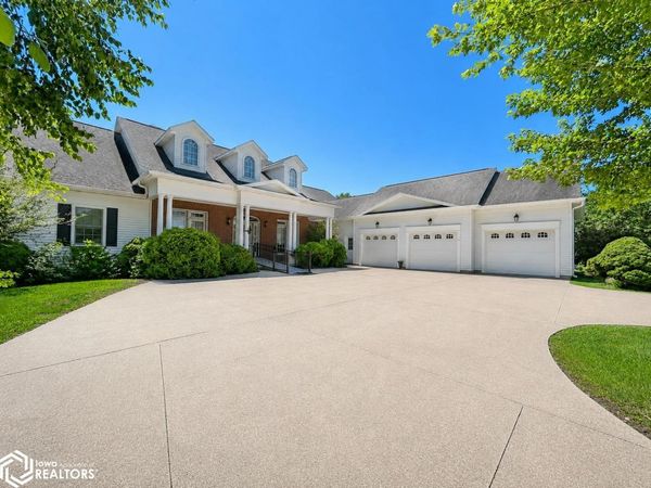 3434 Hickory Hills Drive, Wever, IA 52658