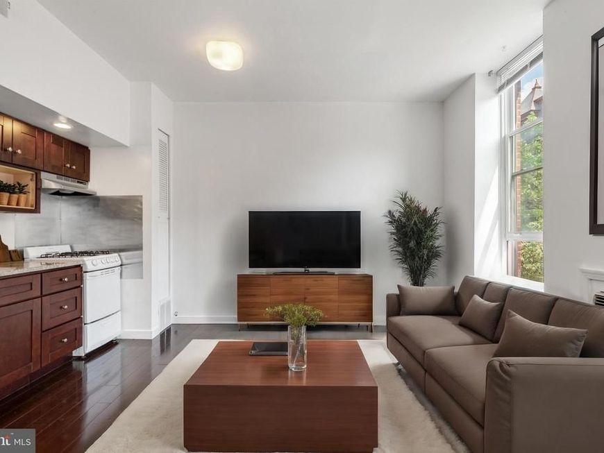2137 Spruce Street, Unit 4, Philadelphia, PA 19103 Main Photo