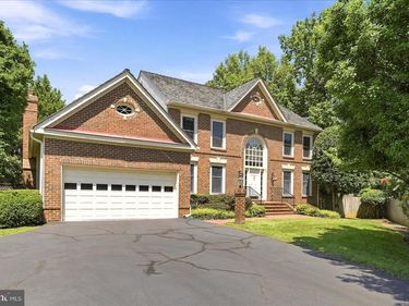 8814 SURREY COURT, ALEXANDRIA, VA 22309